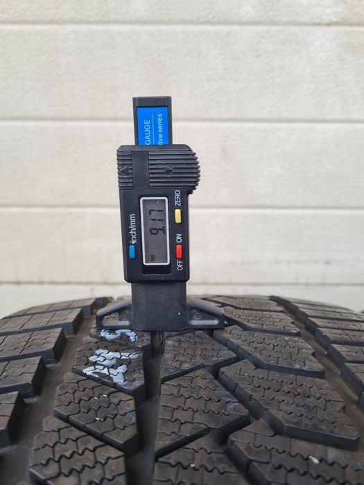 Зимни гуми 2 броя CONTINENTAL WinterContact TS860S 245 35 R19 дот 3720