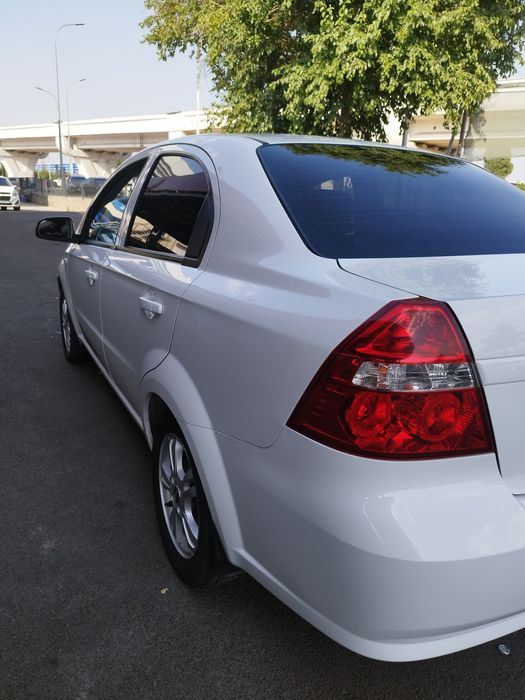 Nexia 3 sotiladi avtomat