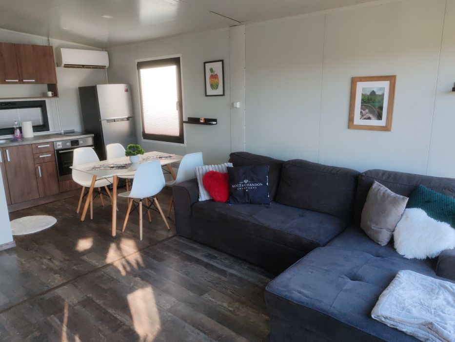 Къщи за гости на язовир