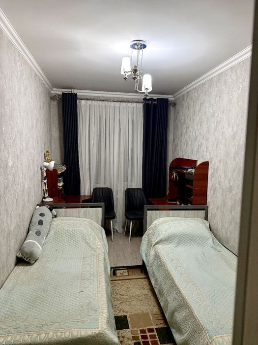 Чиланзар продаётся 3 комнатная квартира 1 этаж