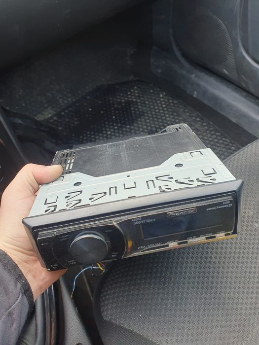 Продам магнитофон пионер оригинал  50000 тг