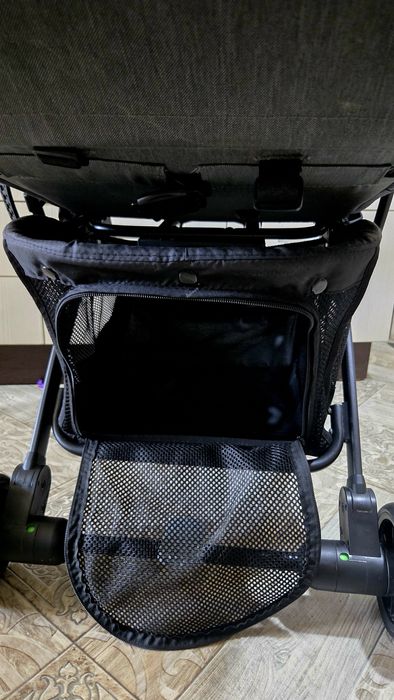 Продам детскую коляску с матрацем