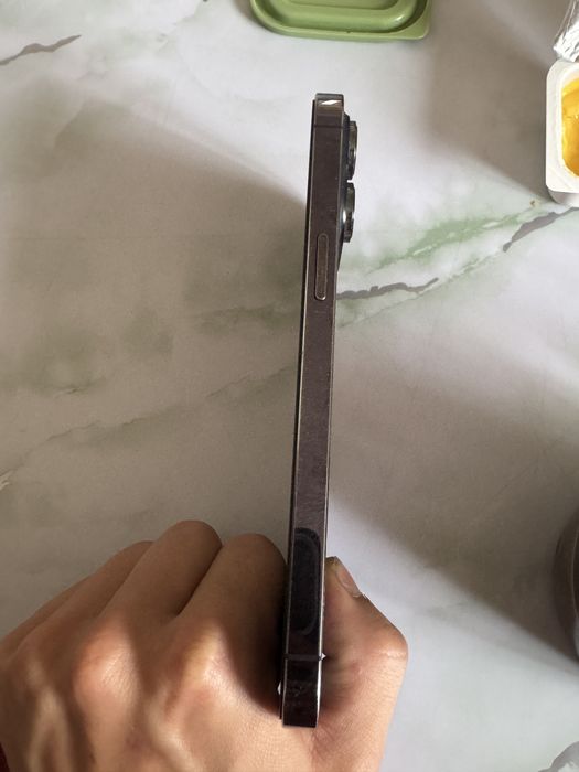 Продам iPhone 14про мах