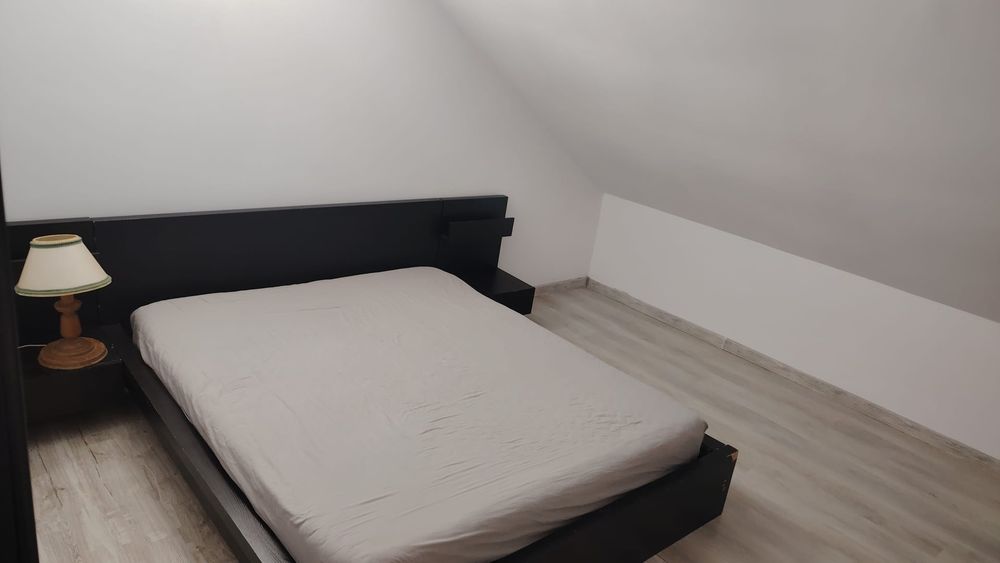 Studio spațios la mansarda cu terasa- Zona Centrala