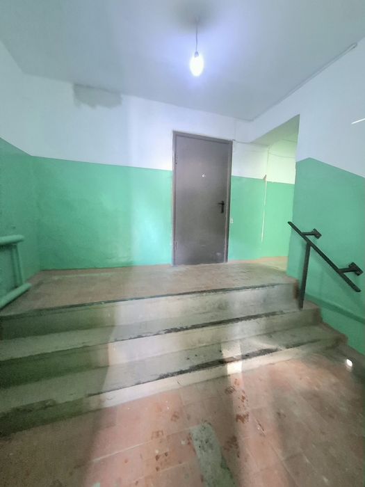 1 ком кв 4 мкр 1990 год