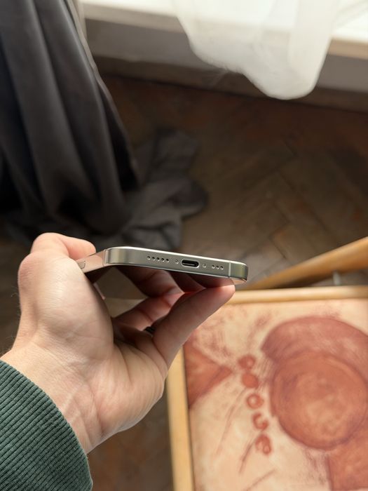 iPhone 16 Pro 128GB Natural Titanium