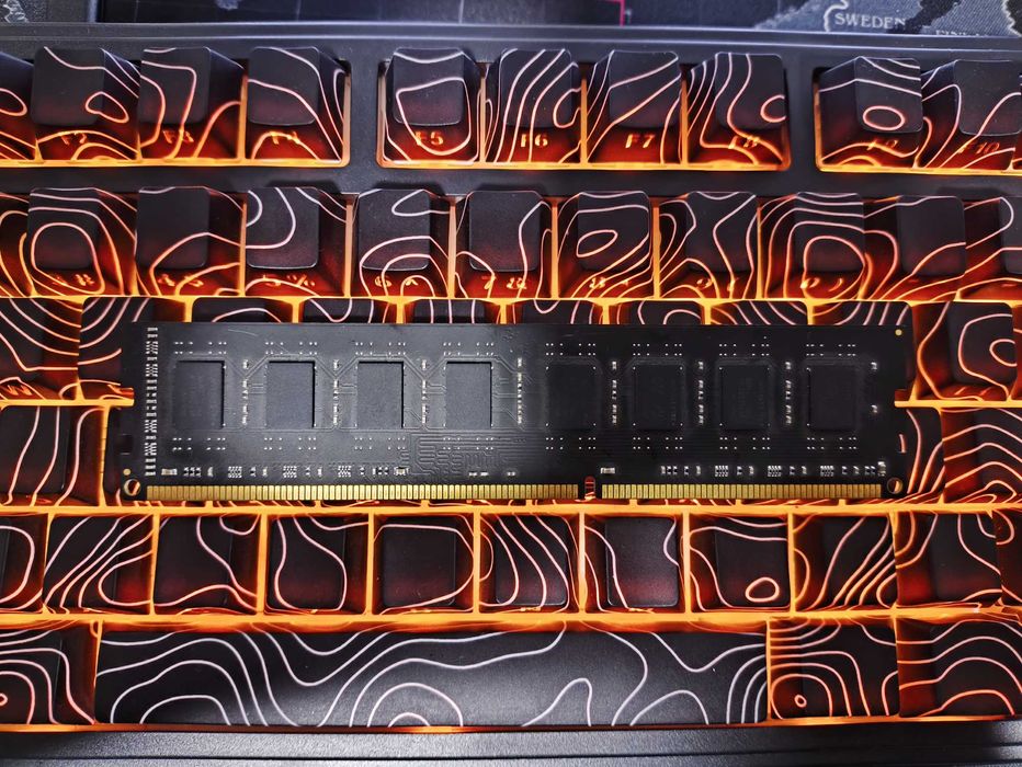DDR3 4GB 1600MHz HY 2-ta RAM sotiladi kompyuterga