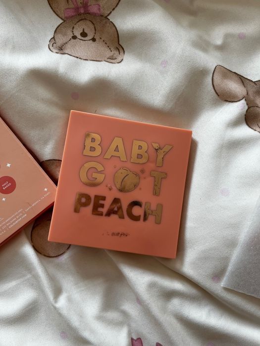 Олио за тяло и палитра за лятото на  Colourpop
