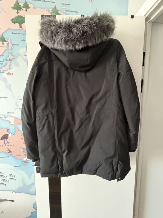 Продам пуховик Guess