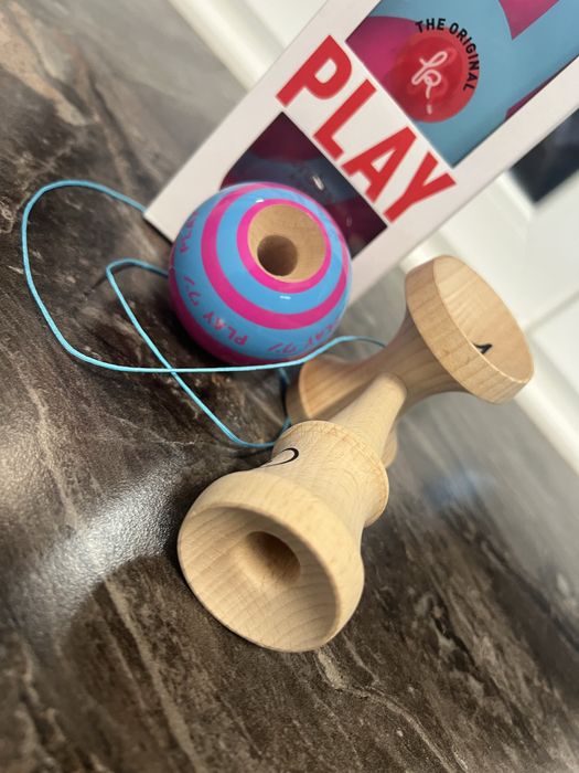 Kendama Europe play