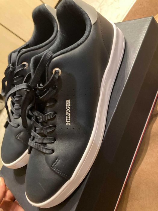 Tommy Hilfiger обувки с гранция