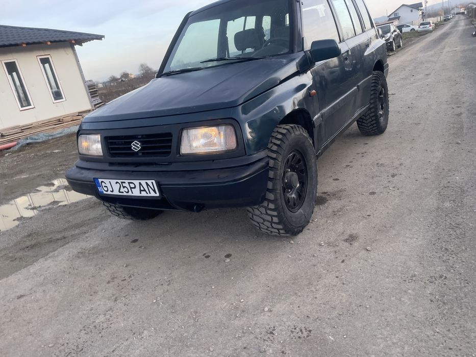 Suzuki Vitara 4x4 1.6 benzina, 16 valve fara rugina , ac functional