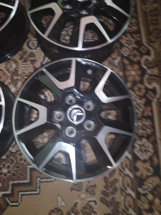 Продавам алуминиеви джанти