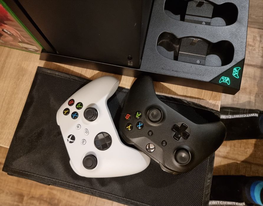 XBOX Series X + extras