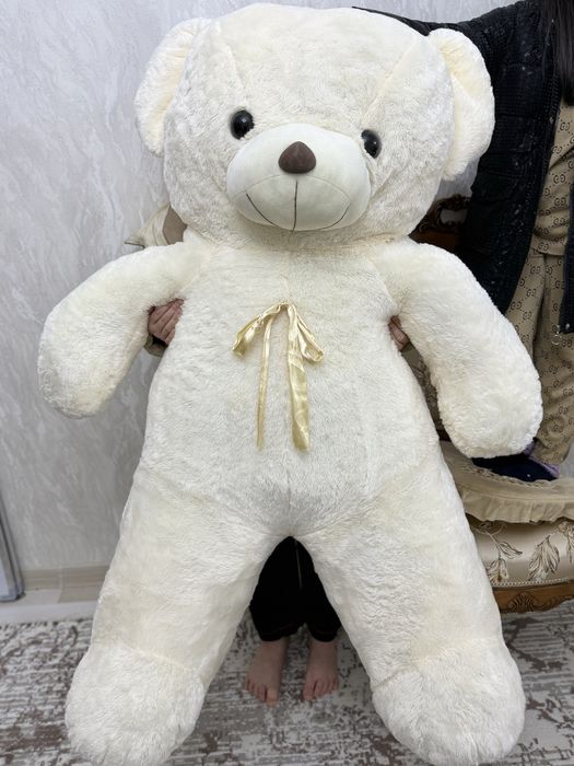 Продаю большую мягкую игрушку-медведя.Состояние хорошее.Кому надо звон