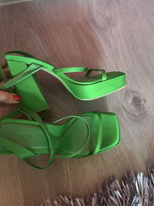 обувки Twinset в зелено