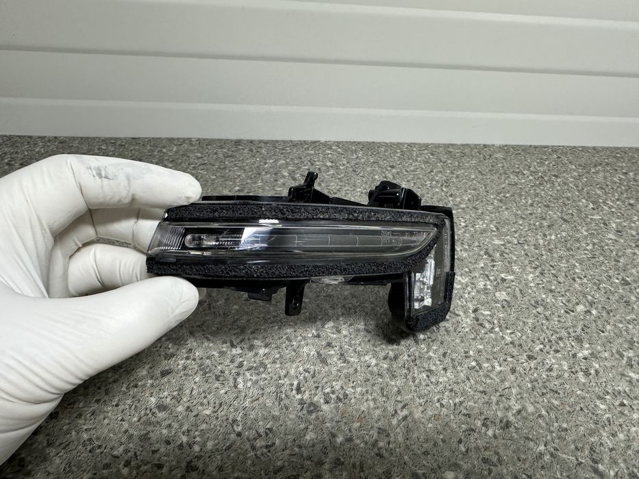 Semnalizare oglinda Mitsubishi Outlander