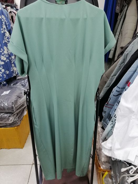 Продам платье фисташкового цвета