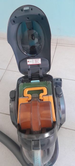 Продам пылесос LG