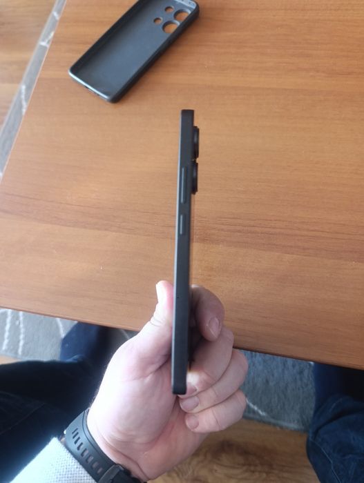 Продавам Xiaomi Redmi Note 13 4G