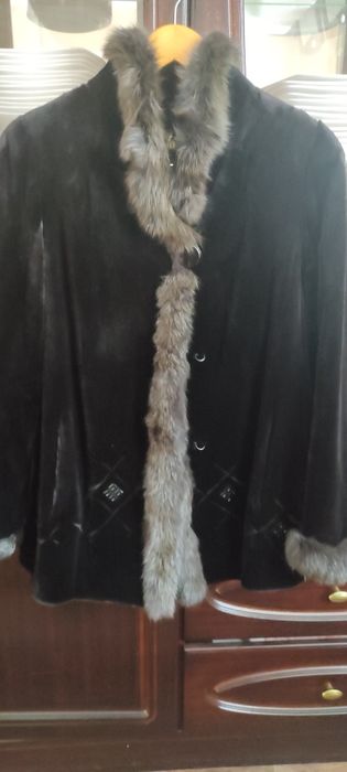 Полушубок черная лама с соболем