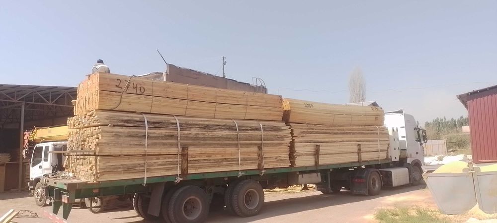 Полуприцеп плащадка контейнеравоз  прицеп plashadka konteyneravoz