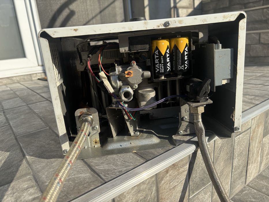Vand Instant apa calda Ariston