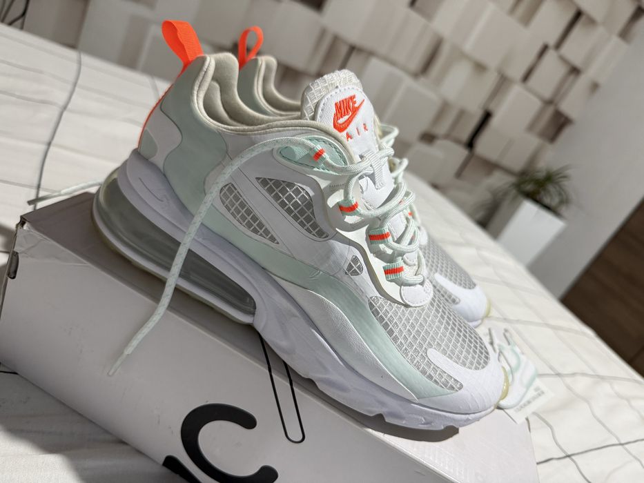 NIKE Air Max 270 React SE-38 номер (24см)