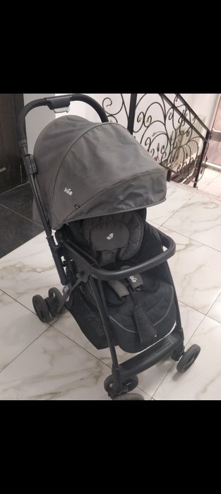 Продам прогулочную коляску Joie