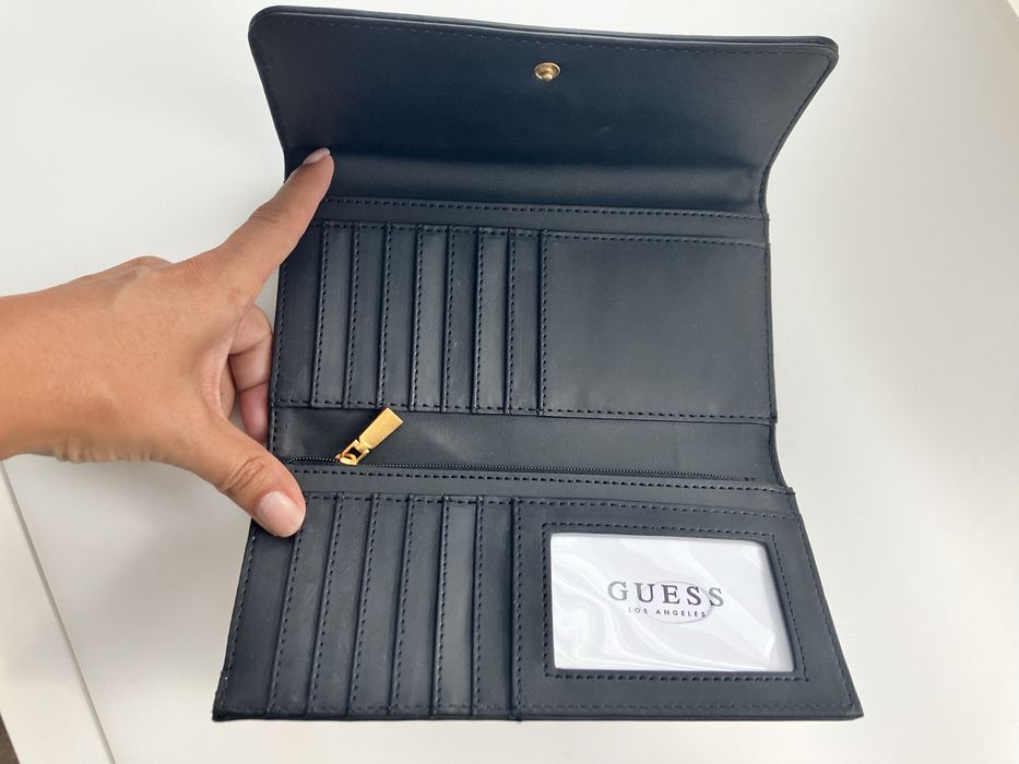 Ново Портмоне Guess