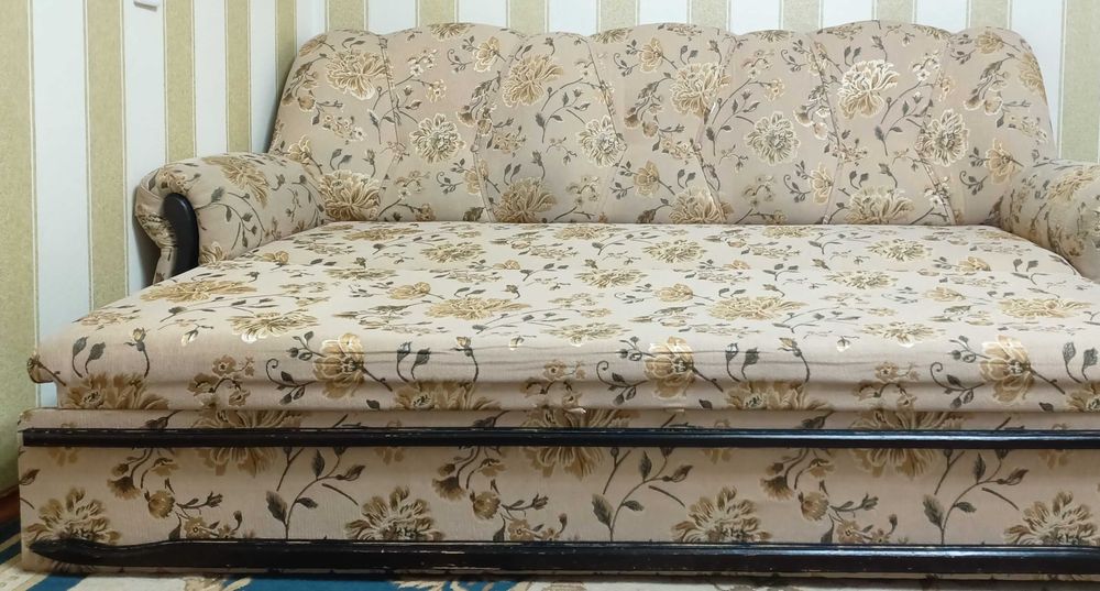 Продам мягкий уголок для гостиной