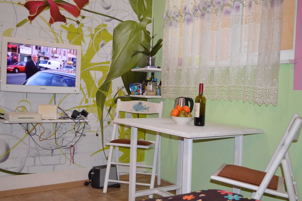 Дава се под наем Едностаен апартамент в Варна, Бриз - 24 кв.м за 298.86 € - Снимка #3