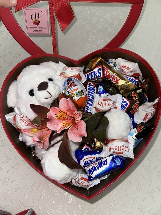 Шоколад клубника в подарок