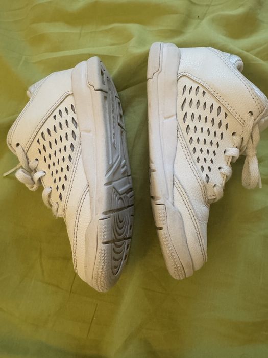 Jordans albi pentru copii, marimea 28,5 unisex