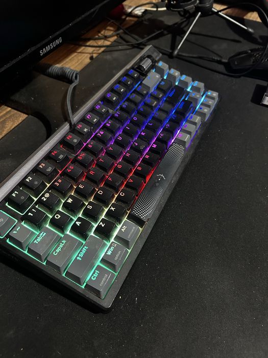 tastatura aqirys adara mini