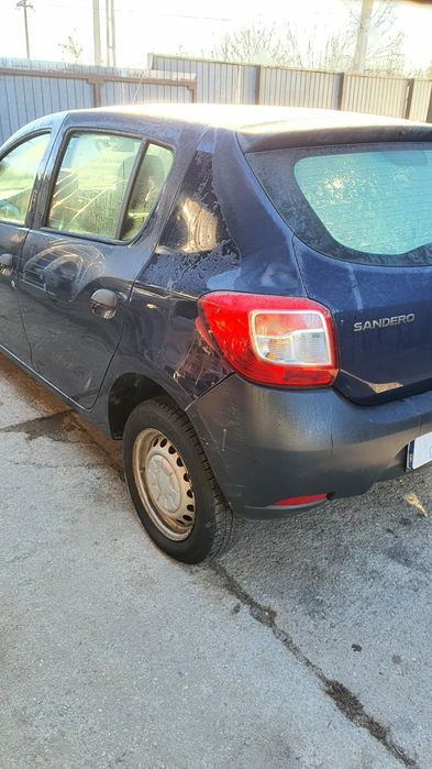 Dezmembrez Sandero 1.2 an 2014 albastru jandarm.