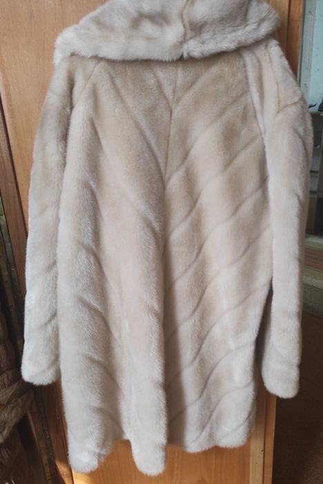 Палто от изкуствен косъм