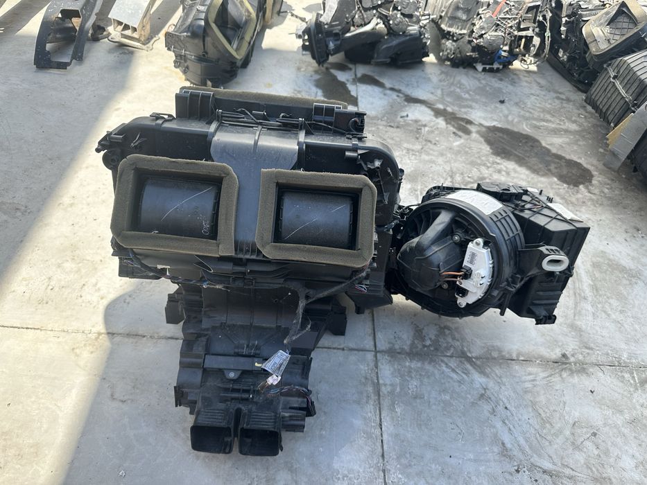 Grup caldura / aeroterma de sub bord + calorifer BMW seria 1 / 2 / 3 / 4 / 5 / 6 / 7 x5 / x6 f01 f02 f06 f07 f10 f11 f13 f14 f15 f16 f30 f31 f20 f21
