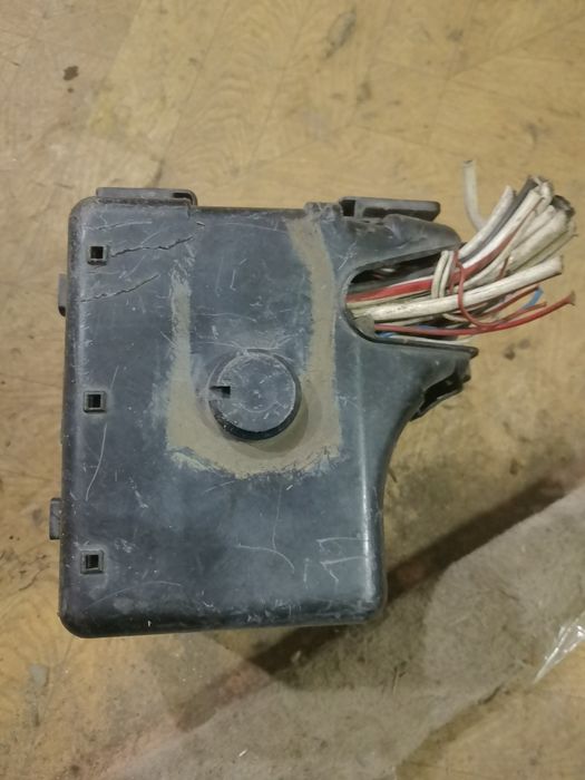 Тойота Карина Е, блок предохранителей.