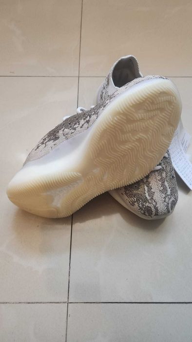 Adidas Yeezy Boost 380 Pyrite marime 36 1/3