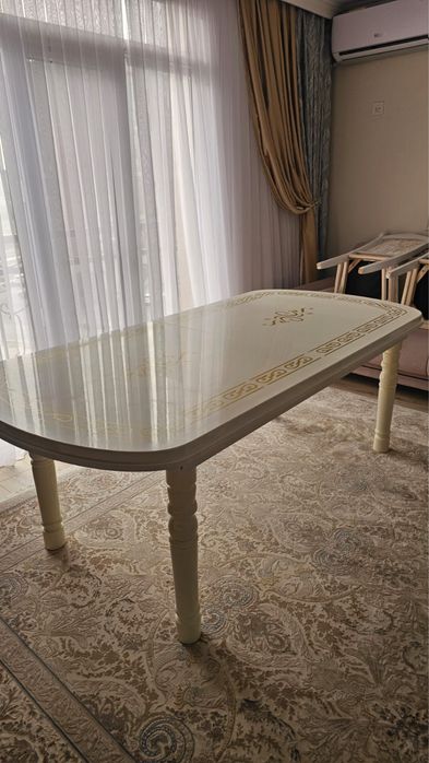 Продается стол стулья