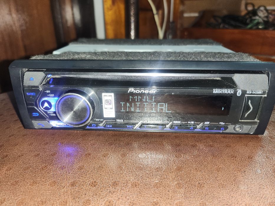 Продам магнитолу pioneer с усилителем и колонками