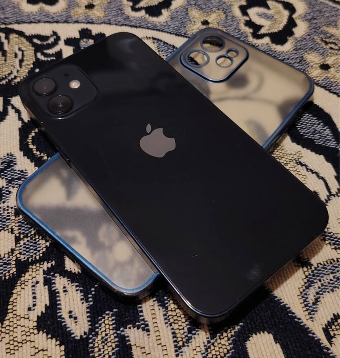 iPhone 12.