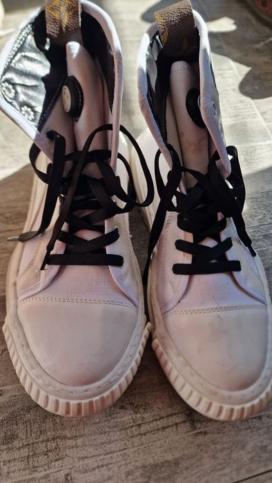 Бели кецове от плат