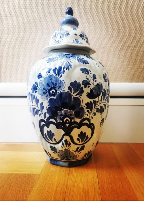 Антикварна порцеланова холандска купа урна Делф Delft