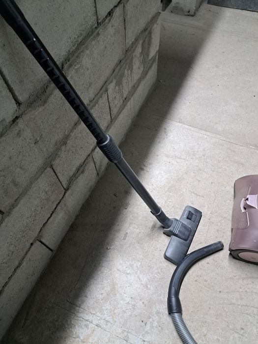 Пылесос vitek в рабочем состоянии