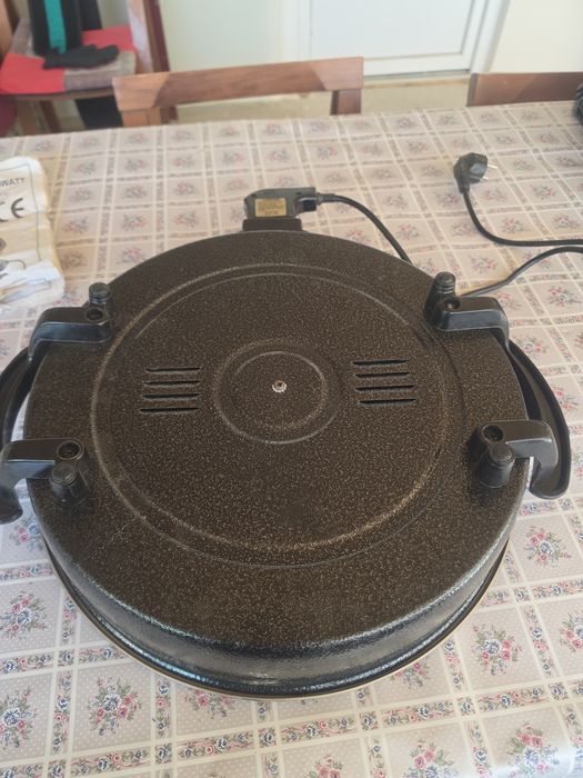 Tigae electrica cu capac de sticla