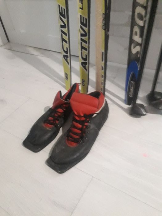 Продам лыжи в нормальном состоянии