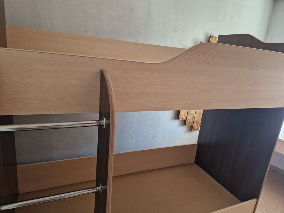 Продам двухъярусную кровать