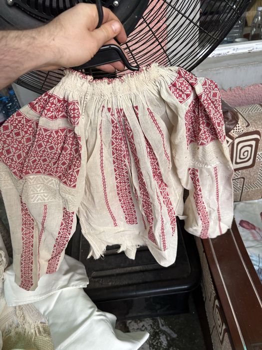 Set vintage tradițional românesc cu ie și vestă costum popular autentic broderie manuală artizanat românesc piesă de colecție rară veche tradițională